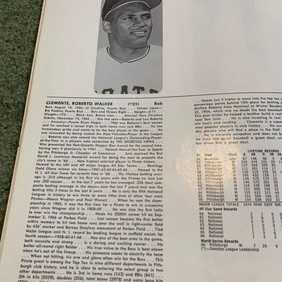 2 1966 & 1967 PITTSBURGH PIRATES Souvenir Clemente Cover Yearbook /  PROGRAM Lot - Picture 3 of 3